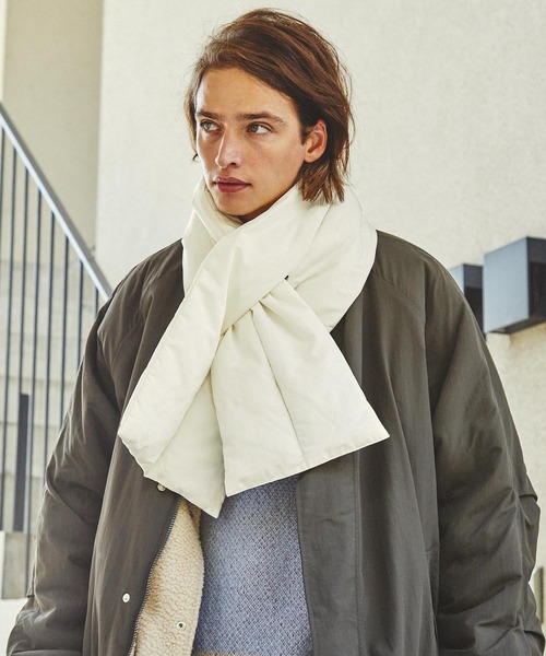 EMMA CLOTHES(エマクローズ)の「エコダウンマフラー EMMA CLOTHES(マフラー・メンズ・グレイッシュベージュ/ブラック/カーキ・FREE)」の6枚目の写真