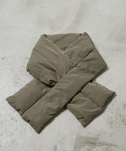 EMMA CLOTHES(エマクローズ)の「エコダウンマフラー EMMA CLOTHES(マフラー・メンズ・グレイッシュベージュ/ブラック/カーキ・FREE)」の12枚目の写真