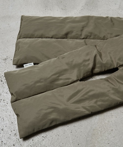 EMMA CLOTHES(エマクローズ)の「エコダウンマフラー EMMA CLOTHES(マフラー・メンズ・グレイッシュベージュ/ブラック/カーキ・FREE)」の18枚目の写真