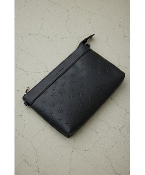 AZUL by moussy（アズールバイマウジー）の「スターエンボスクラッチバッグ（クラッチバッグ・メンズ・ブラック・FREE）」の3枚目の写真