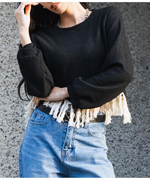 LATINA(ラティーナ)の「裾フリンジ ニットソー Uネック 長袖(ニット/セーター・レディース・ブラック・FREE)」の9枚目の写真