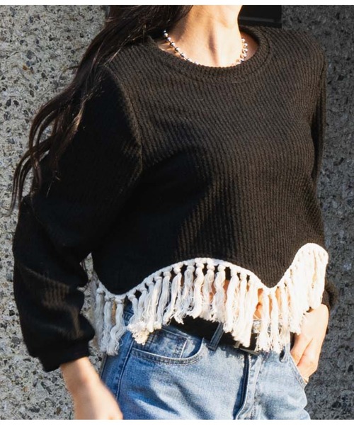 LATINA(ラティーナ)の「裾フリンジ ニットソー Uネック 長袖(ニット/セーター・レディース・ブラック・FREE)」の11枚目の写真
