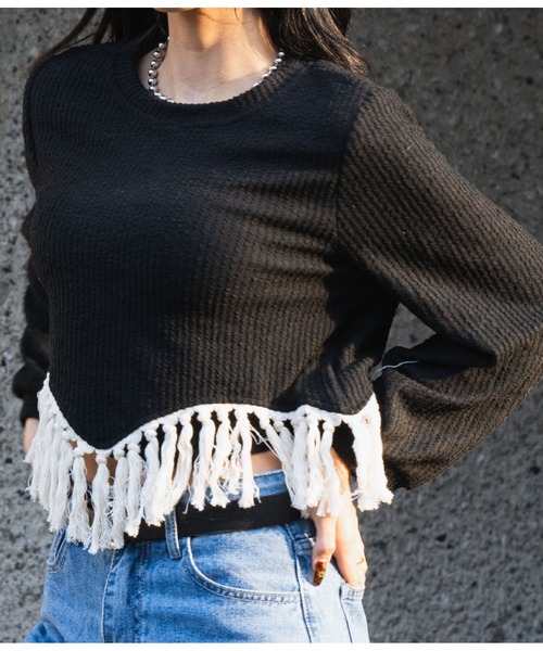 LATINA(ラティーナ)の「裾フリンジ ニットソー Uネック 長袖(ニット/セーター・レディース・ブラック・FREE)」の10枚目の写真