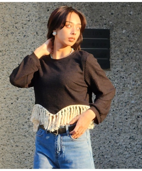 LATINA(ラティーナ)の「裾フリンジ ニットソー Uネック 長袖(ニット/セーター・レディース・ブラック・FREE)」の13枚目の写真