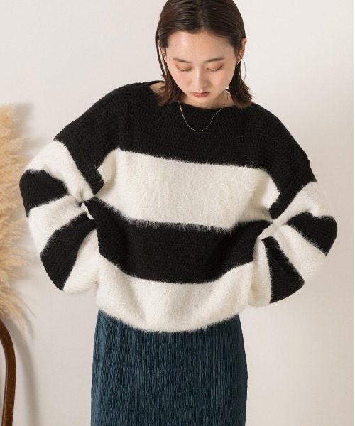 ad thie(アドティエ)の「ボートネック シャギーボーダーニット(ニット/セーター・レディース・ブラウン/カーキ/ブラック・FREE)」の4枚目の写真