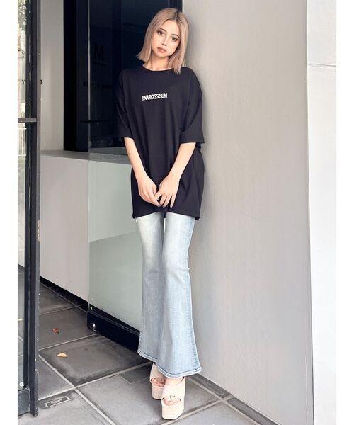 GYDA(ジェイダ)の「ミドルウエスト ダメージフレアデニムパンツ(デニムパンツ・レディース・ライトブルー/インディゴブルー・SMALL/X-SMALL/MEDIUM)」の20枚目の写真