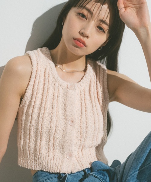 VANNIE U(ヴァニーユー)の「スラブニットベスト(ベスト・レディース・ネイビー/ピンク/アイボリー・FREE)」の4枚目の写真