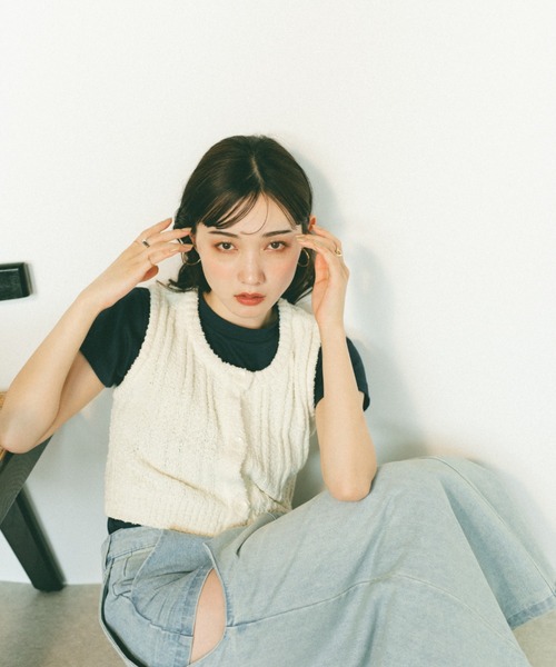 VANNIE U(ヴァニーユー)の「スラブニットベスト(ベスト・レディース・ネイビー/ピンク/アイボリー・FREE)」の11枚目の写真
