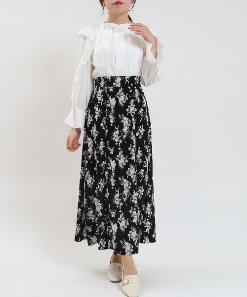 ASTORIA ODIER(アストリアオディール)の「2way花柄ロングスカート(スカート・レディース・ホワイト/ブラック・MEDIUM/LARGE)」の8枚目の写真