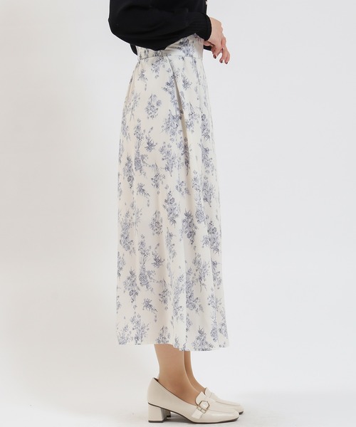 ASTORIA ODIER(アストリアオディール)の「2way花柄ロングスカート(スカート・レディース・ホワイト/ブラック・MEDIUM/LARGE)」の11枚目の写真