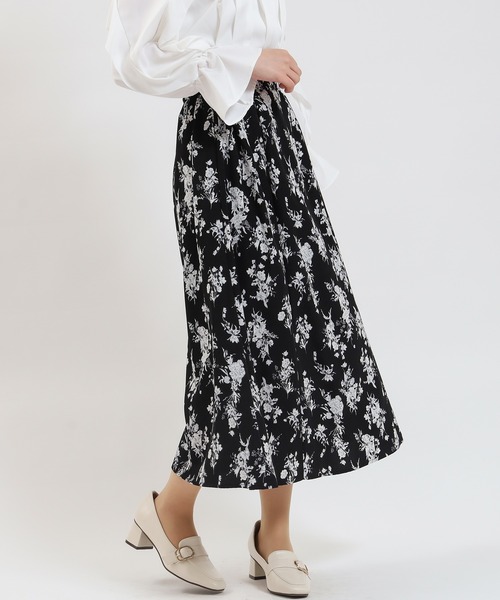 ASTORIA ODIER(アストリアオディール)の「2way花柄ロングスカート(スカート・レディース・ホワイト/ブラック・MEDIUM/LARGE)」の3枚目の写真