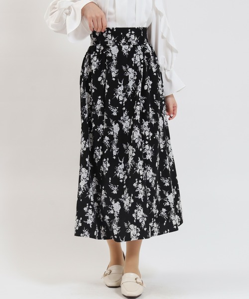 ASTORIA ODIER(アストリアオディール)の「2way花柄ロングスカート(スカート・レディース・ホワイト/ブラック・MEDIUM/LARGE)」の5枚目の写真