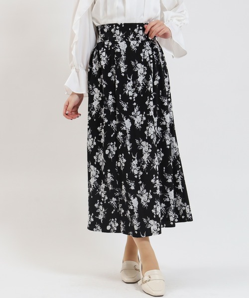 ASTORIA ODIER(アストリアオディール)の「2way花柄ロングスカート(スカート・レディース・ホワイト/ブラック・MEDIUM/LARGE)」の6枚目の写真