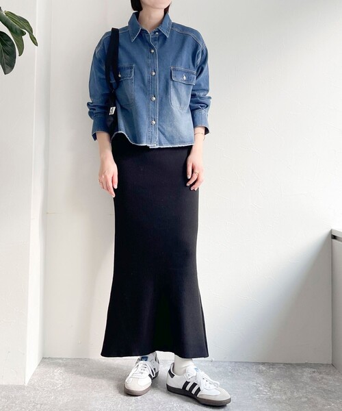 fredy emue(フレディエミュ)の「デニムクロップドシャツ(シャツ/ブラウス・レディース・ブルー/サックスブルー・38)」の3枚目の写真