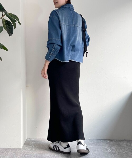 fredy emue(フレディエミュ)の「デニムクロップドシャツ(シャツ/ブラウス・レディース・ブルー/サックスブルー・38)」の7枚目の写真