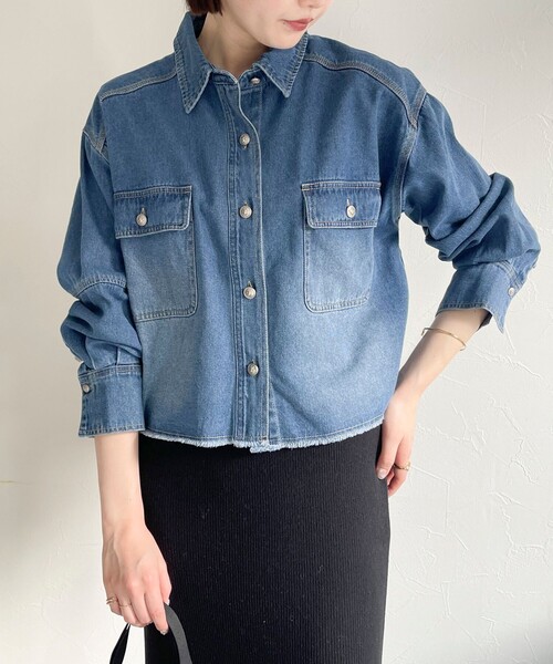 fredy emue(フレディエミュ)の「デニムクロップドシャツ(シャツ/ブラウス・レディース・ブルー/サックスブルー・38)」の10枚目の写真