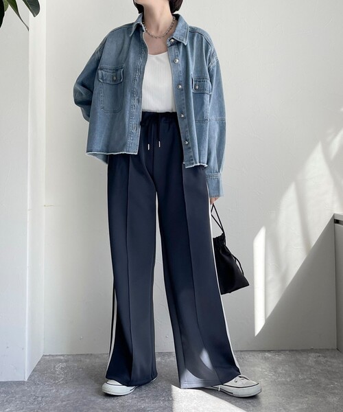 fredy emue(フレディエミュ)の「デニムクロップドシャツ(シャツ/ブラウス・レディース・ブルー/サックスブルー・38)」の16枚目の写真