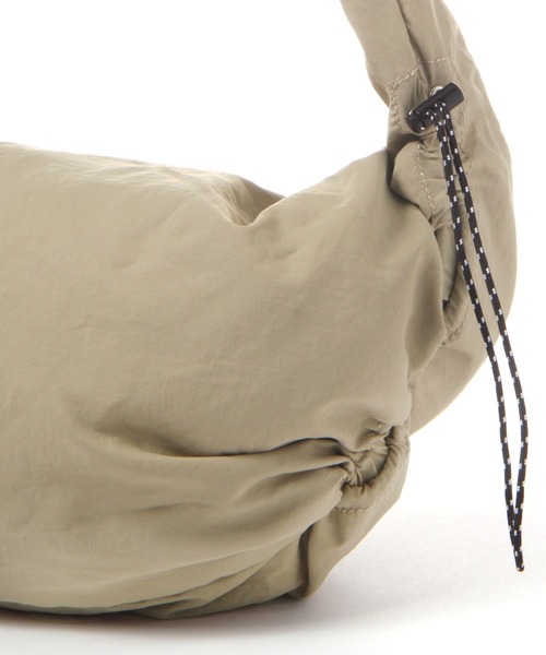 LAKOLE（ラコレ）の「サイドギャザーショルダーBAG / 110612（ショルダーバッグ・メンズ・サンドグレー/カーキ/ブラック・FREE）」の13枚目の写真