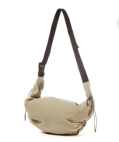 LAKOLE（ラコレ）の「サイドギャザーショルダーBAG / 110612（ショルダーバッグ・メンズ・サンドグレー/カーキ/ブラック・FREE）」の19枚目の写真