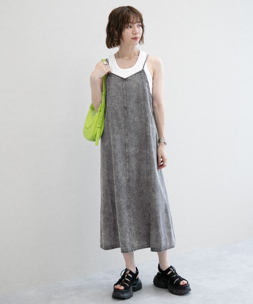 RAGEBLUE（レイジブルー）の「スリットデニムキャミワンピース（ワンピース・レディース・ブルー/ブラック・FREE）」の17枚目の写真