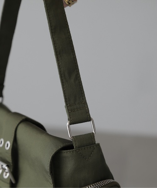 FREE'S MART(フリーズマート)の「◆ハトメベルトバッグ(ショルダーバッグ・レディース・ブラック/カーキ・フリ-)」の12枚目の写真