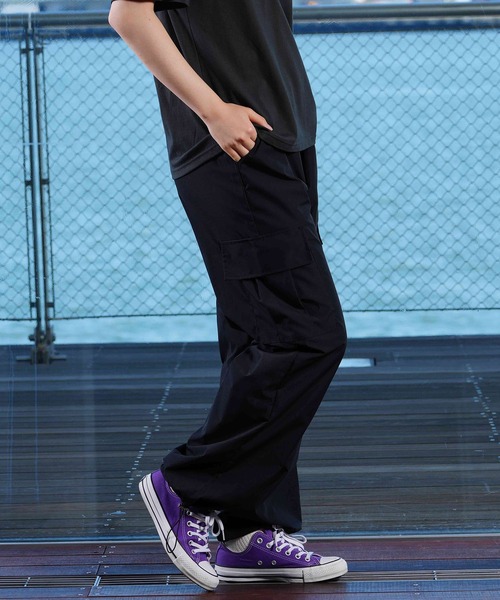 ムラサキスポーツ（ムラサキスポーツ）の「【ムラサキスポーツ限定】KOREA/コリア ナイロンカーゴパンツ ワイドルーズシルエット 韓国ストリート NZ5FKEEPER（カーゴパンツ・レディース・ブラック/カーキ/ピンク・FREE）」の9枚目の写真