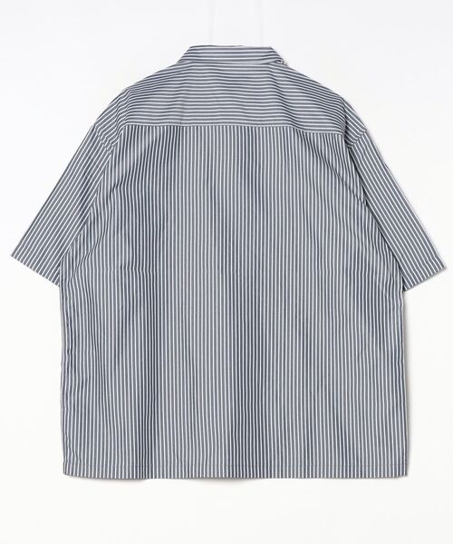 CONVERSE(コンバース)の「CONVERSE ストライプワッペンシャツ(シャツ/ブラウス・メンズ・ホワイト/ネイビー・M/L/XL)」の3枚目の写真