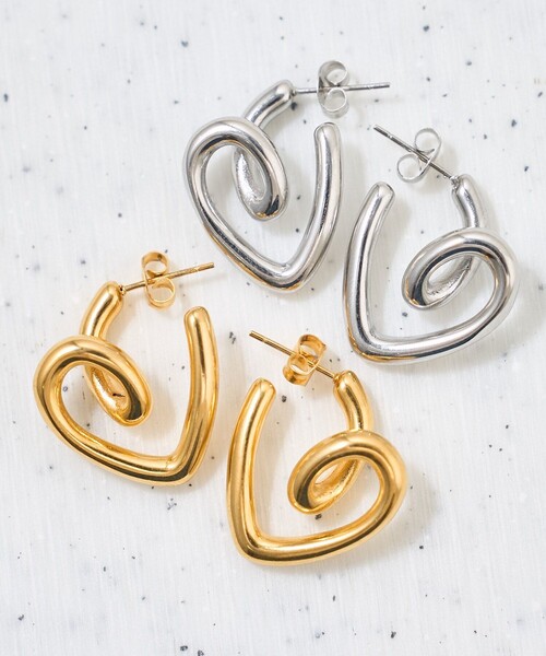 FREAK'S STORE（フリークスストア）の「esne/エスネ ニュアンスハートピアス（ピアス（両耳用）・レディース・ゴールド/シルバー・ONE SIZE）」の3枚目の写真