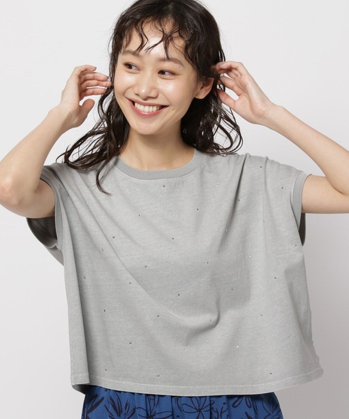 niko and...(ニコアンド)の「スタッズフレンチショートTシャツ(Tシャツ/カットソー・レディース・チャコール/オフホワイト/グレー・FREE)」の3枚目の写真