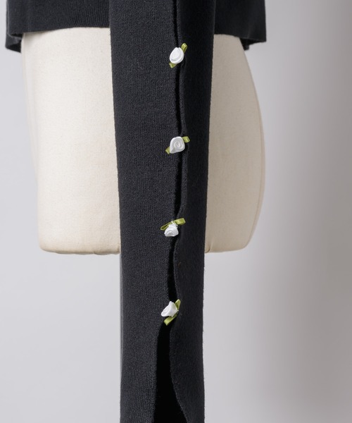 VIOLETTA（ヴィオレッタ）の「ローズモチーフクロップドニットトップス（ニット/セーター・レディース・レッド/ライトグレー/ブラック/ホワイト・FREE）」の18枚目の写真