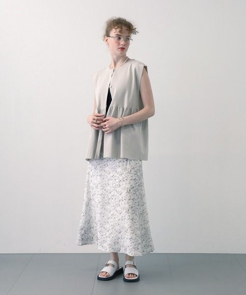 saloon（サルーン）の「SALOON(サルーン)/ペプラムニットベスト【手洗い可】（ベスト・レディース・ブラック/アイボリー・FREE）」の10枚目の写真