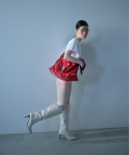 carmelo パテントレザーライク ミディアムショルダーバッグ パテントレザーライク ミディアムショルダーバッグ / Le reve