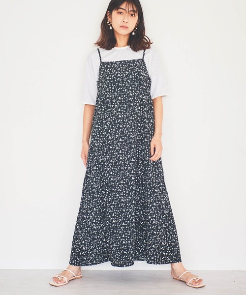 mil（ミル）の「【150㎝前後の小柄さんサイズ】オリジナル小花柄キャミワンピース（ワンピース・レディース・ブラック/ベージュ・XS/XXS/S）」の4枚目の写真