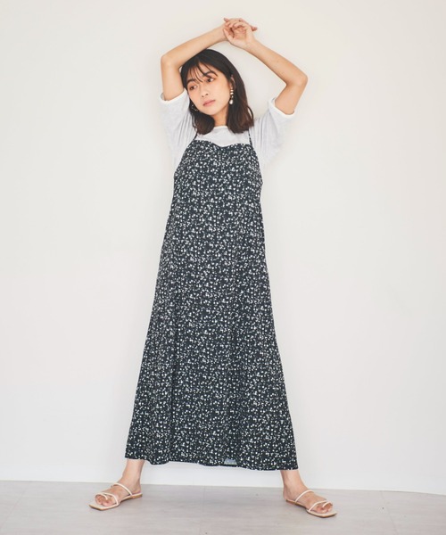 mil（ミル）の「【150㎝前後の小柄さんサイズ】オリジナル小花柄キャミワンピース（ワンピース・レディース・ブラック/ベージュ・XS/XXS/S）」の3枚目の写真