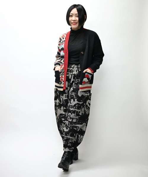 MARAI(マーライ)の「オルテガ柄ニットカーディガン 長袖 幾何学柄(カーディガン/ボレロ・レディース・ベージュ/レッド/ブルー/ブラック・MEDIUM/X-LARGE)」の7枚目の写真