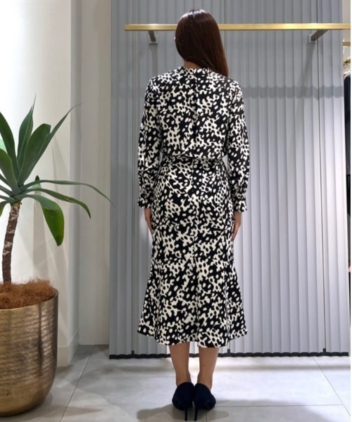 【セール】◆[URBAN PRECIOUS]アブストラクトドットプリントブラウス（シャツ/ブラウス）｜PINKY&DIANNE（ピンキーアンドダイアン）