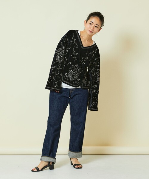 yko様 新品 Freada フリーダ ベロア刺繍 Vネック プルオーバー 黒 Freada（フリーダ）の「Freada/フリーダ ベロア刺繍 Vネック