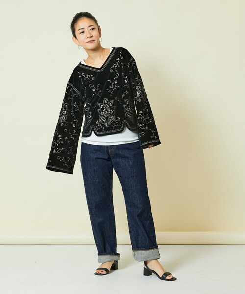 yko様 新品 Freada フリーダ ベロア刺繍 Vネック プルオーバー 黒 Freada（フリーダ）の「Freada/フリーダ ベロア刺繍 Vネック