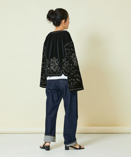 yko様 新品 Freada フリーダ ベロア刺繍 Vネック プルオーバー 黒 Freada（フリーダ）の「Freada/フリーダ ベロア刺繍 Vネック プル