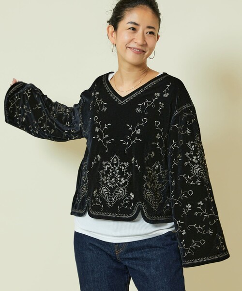 yko様 新品 Freada フリーダ ベロア刺繍 Vネック プルオーバー 黒 Freada（フリーダ）の「Freada/フリーダ ベロア刺繍 Vネック