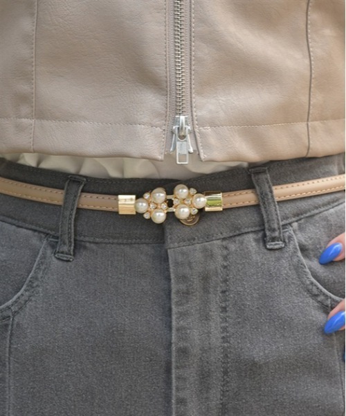 axes femme（アクシーズファム）の「ビジューバックル調整細ベルト（ベルト・レディース・ベージュ/ブラック・FREE）」の3枚目の写真