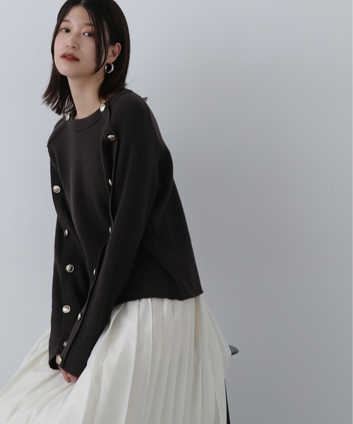 N.（N. Natural Beauty Basic）（エヌエヌナチュラルビューティーベーシック）の「◆ラグランボタンニット（ニット/セーター・レディース・レッド/オフホワイト/チャコールグレー・MEDIUM）」の2枚目の写真