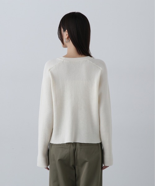 N.（N. Natural Beauty Basic）（エヌエヌナチュラルビューティーベーシック）の「◆ラグランボタンニット（ニット/セーター・レディース・レッド/オフホワイト/チャコールグレー・MEDIUM）」の14枚目の写真