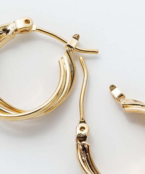ciite'（シーテ）の「ミニねじれ3連フープピアス  (両耳用)（ピアス（両耳用）・レディース・シルバー/ゴールド・FREE）」の4枚目の写真