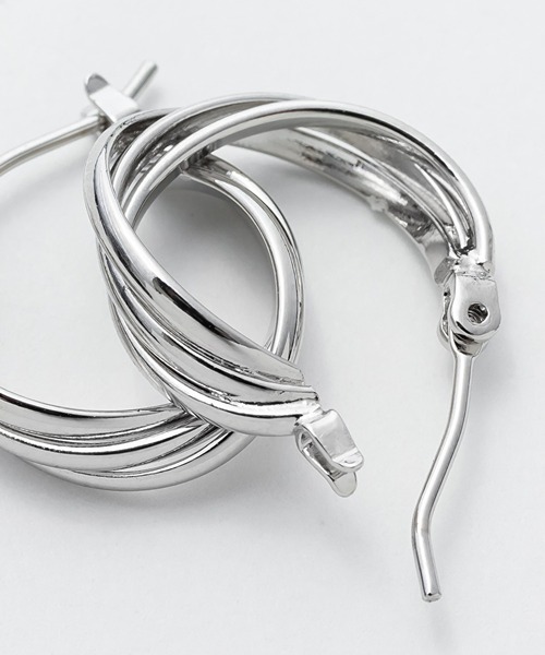 ciite'（シーテ）の「ミニねじれ3連フープピアス  (両耳用)（ピアス（両耳用）・レディース・シルバー/ゴールド・FREE）」の8枚目の写真