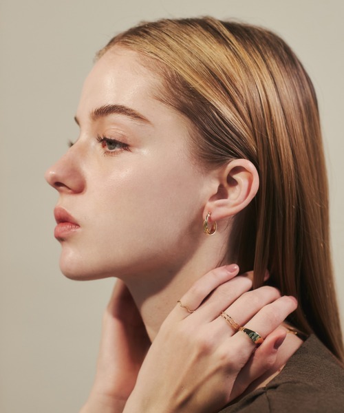 ciite'（シーテ）の「ミニねじれ3連フープピアス  (両耳用)（ピアス（両耳用）・レディース・シルバー/ゴールド・FREE）」の10枚目の写真