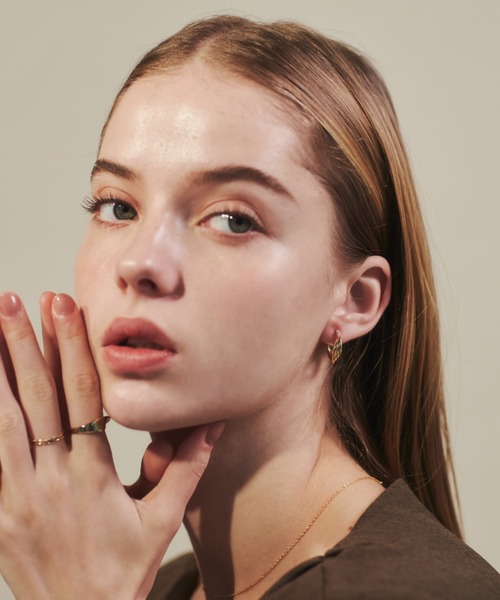 ciite'（シーテ）の「ミニねじれ3連フープピアス  (両耳用)（ピアス（両耳用）・レディース・シルバー/ゴールド・FREE）」の11枚目の写真