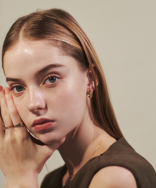 ciite'（シーテ）の「ミニねじれ3連フープピアス  (両耳用)（ピアス（両耳用）・レディース・シルバー/ゴールド・FREE）」の12枚目の写真