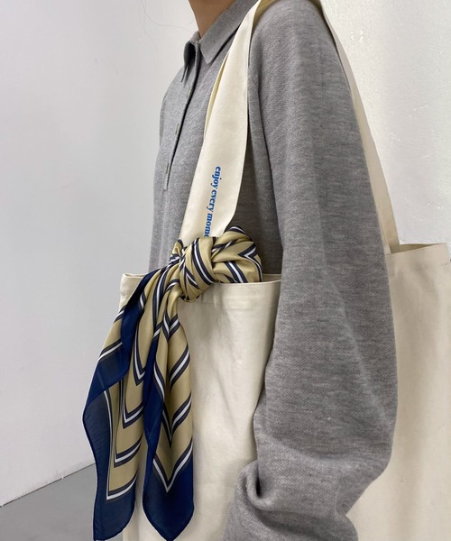 SMELLY(スメリー)の「ロゴシンプルワイドトート(トートバッグ・レディース・アイボリー/ブラック/ネイビー・-)」の8枚目の写真