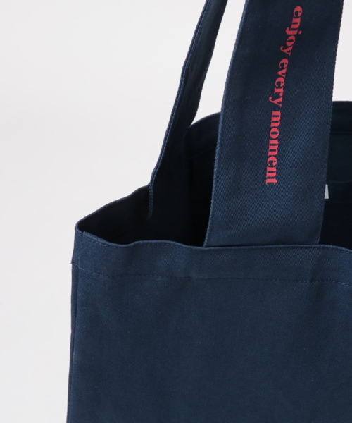 SMELLY(スメリー)の「ロゴシンプルワイドトート(トートバッグ・レディース・アイボリー/ブラック/ネイビー・-)」の15枚目の写真
